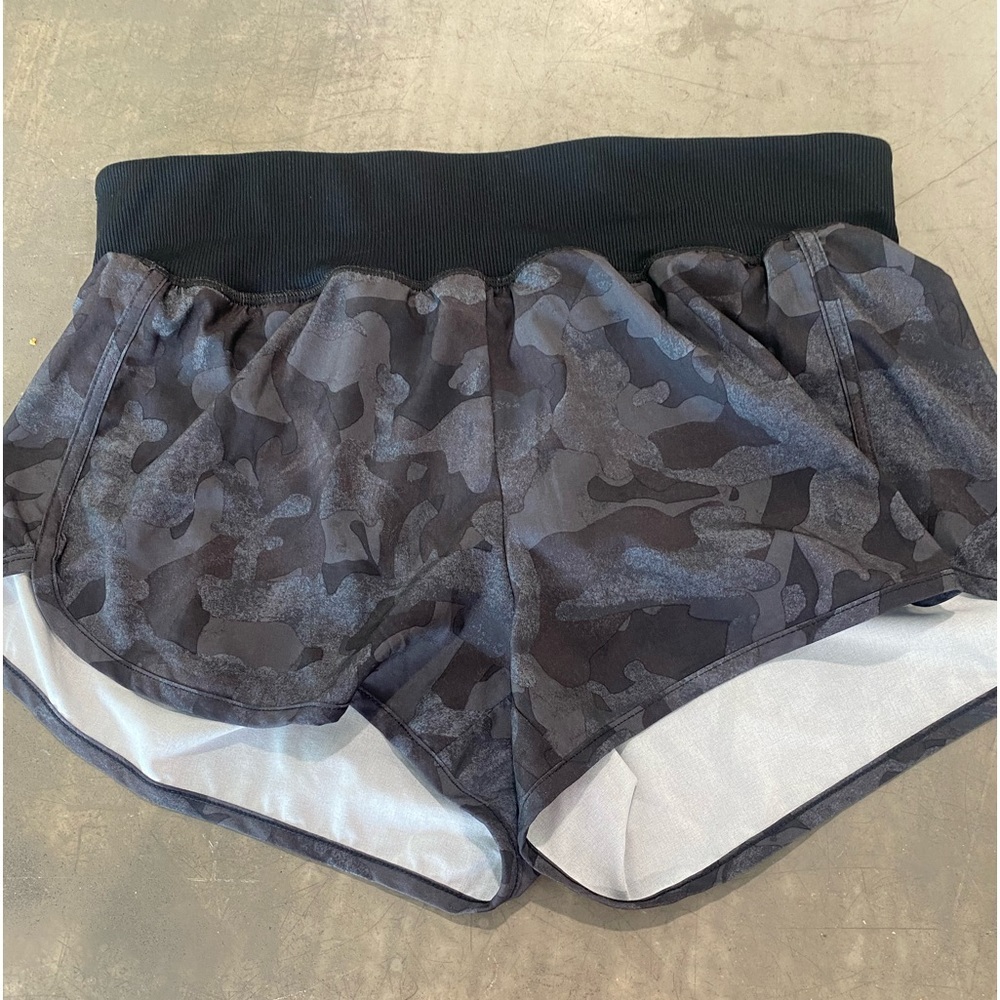 ZELLA grey/black camo shorts! Lined, secret back pocket at waist! Quick dry⚡️EUC